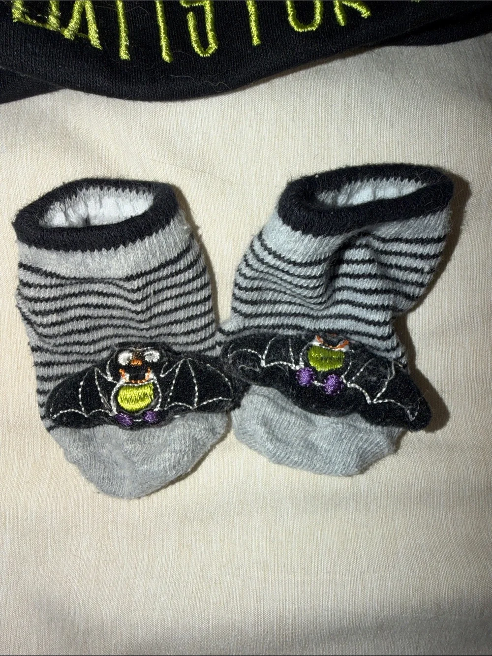 Halloween Infant Hat and Socks Set - Black & Gray